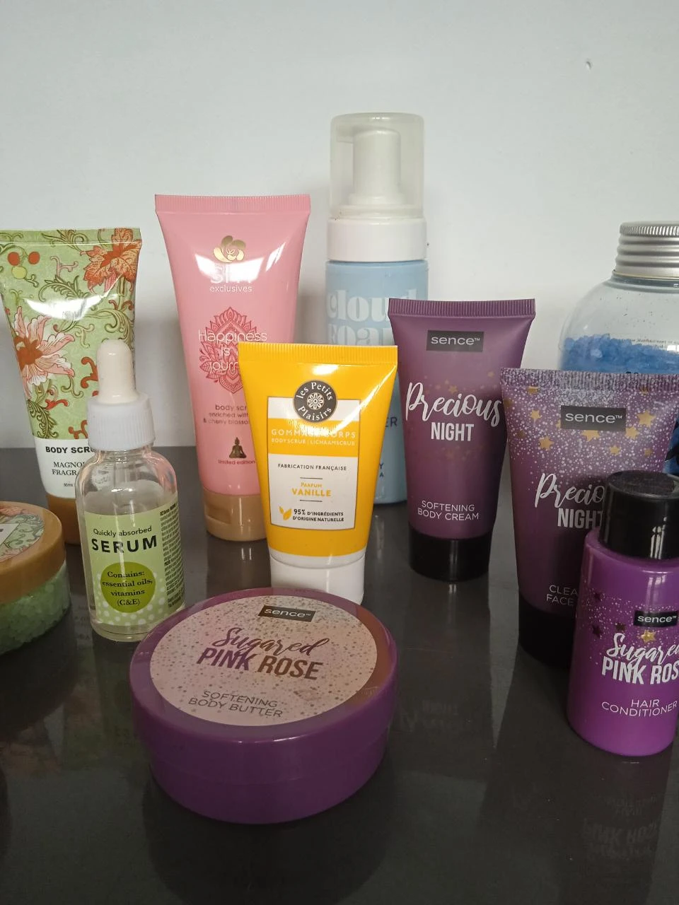 Gran lote de productos de belleza, suero, crema, exfoliante, sal de baño – photo 4